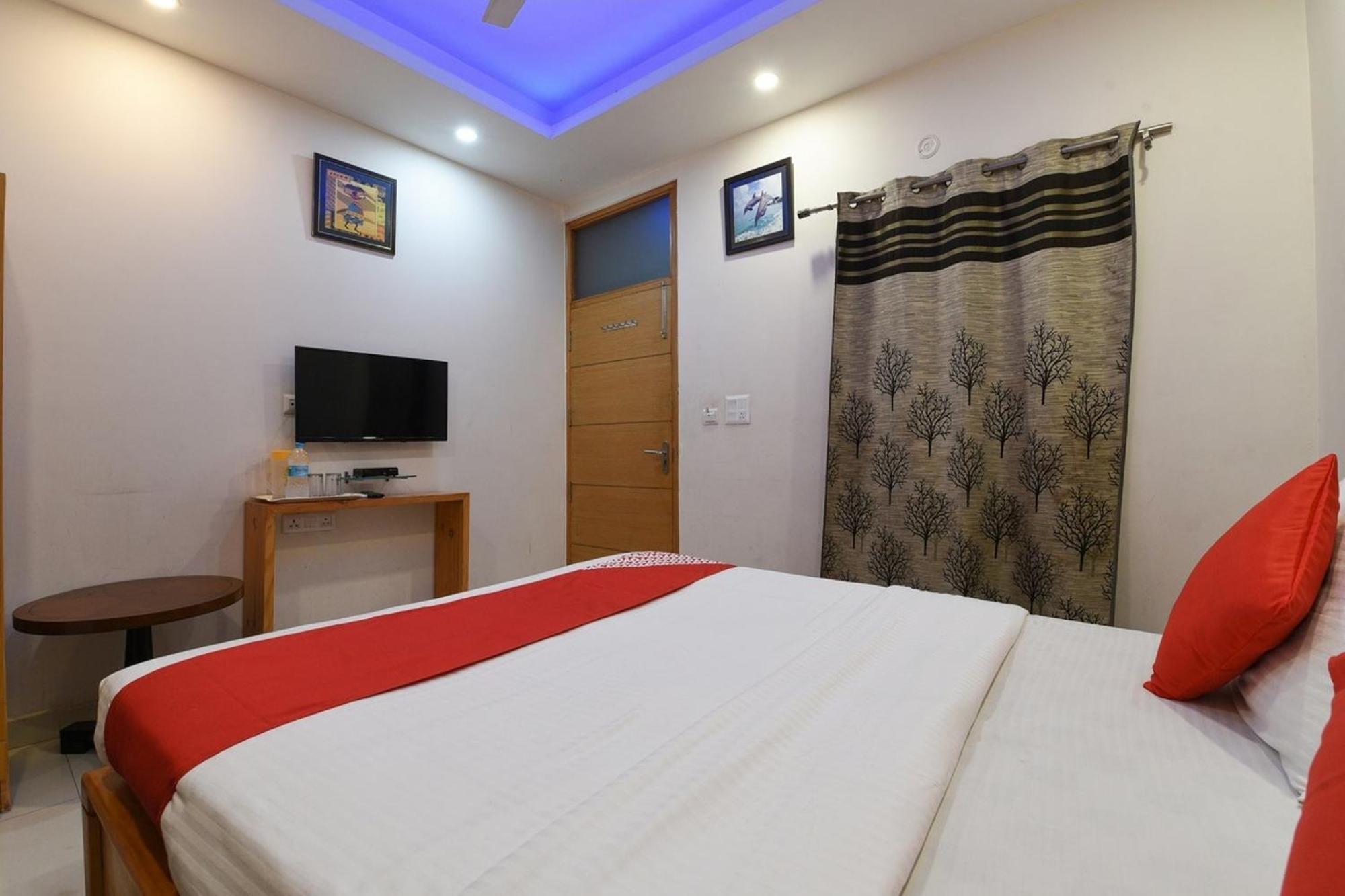 Airport Hotel Mahal New Delhi Exterior photo