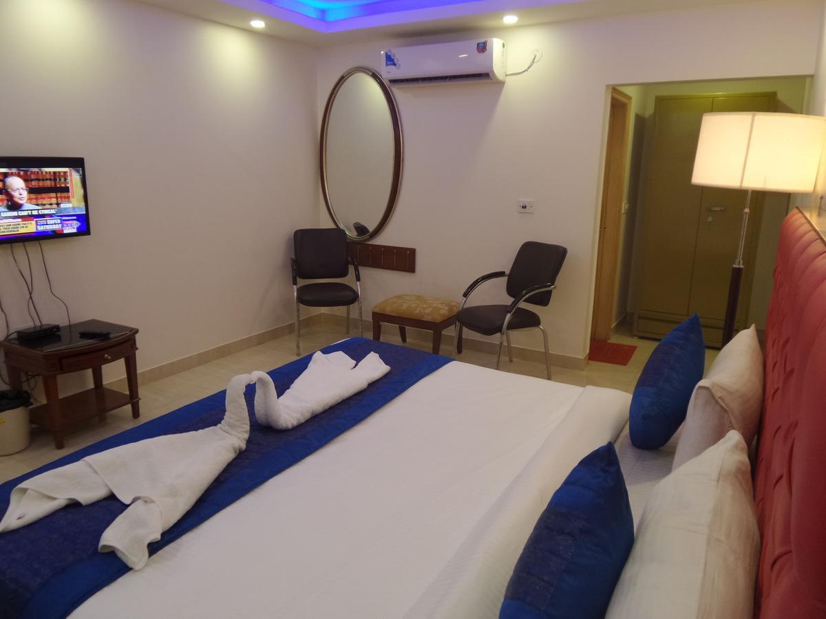 Airport Hotel Mahal New Delhi Exterior photo