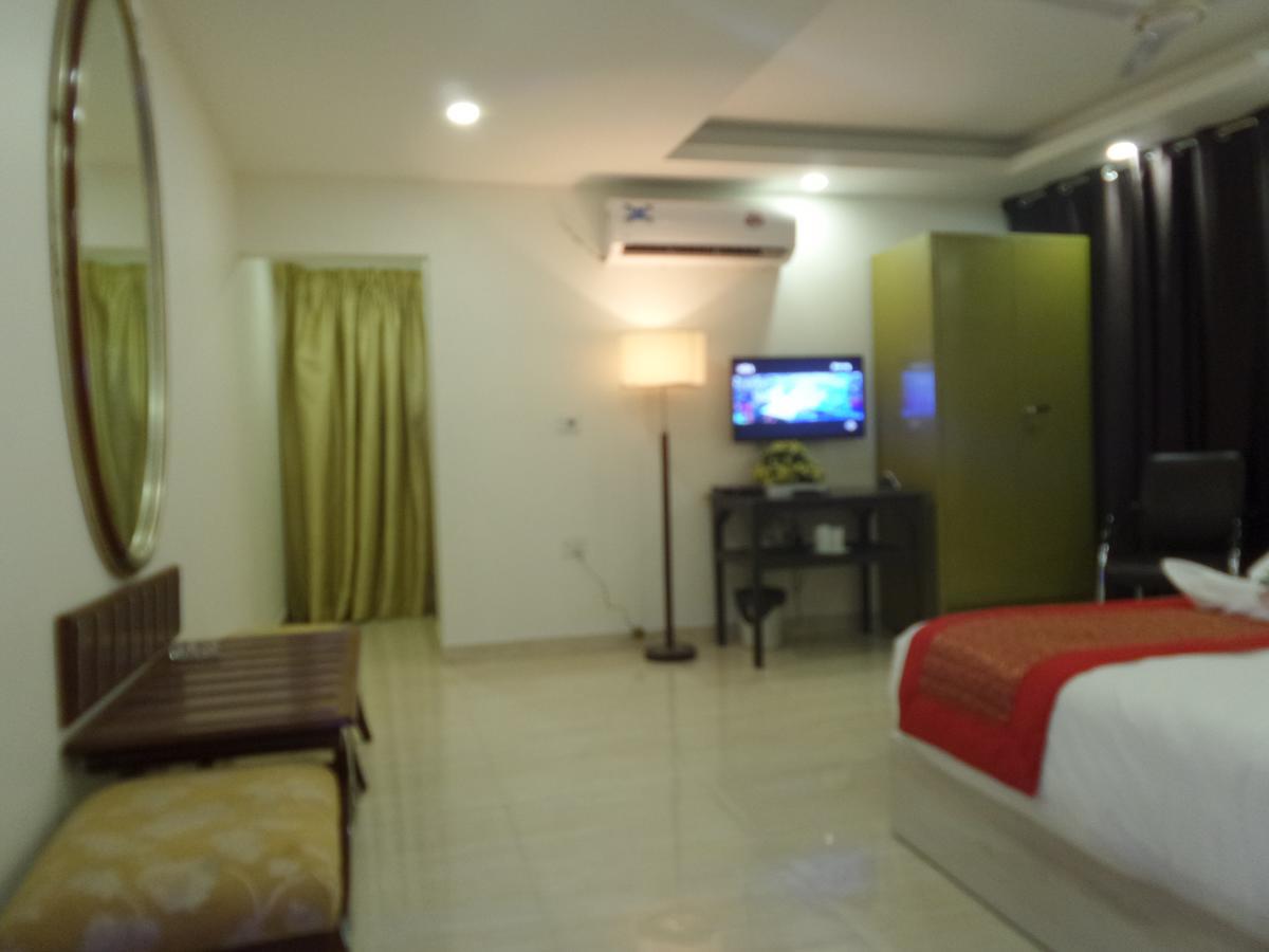Airport Hotel Mahal New Delhi Exterior photo